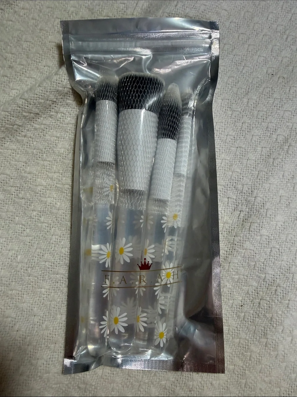 Farah Daisy Clear Handle Makeup Brush Set - White & Black Bristles